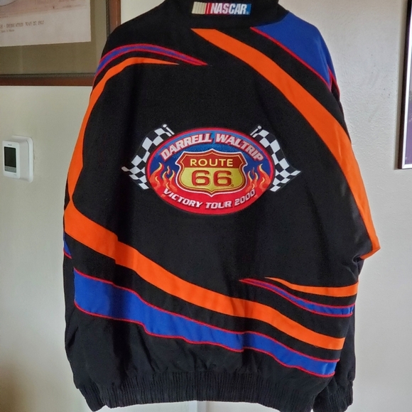 Darrell Waltrip Victory Tour 2000 - Picture 2 of 7